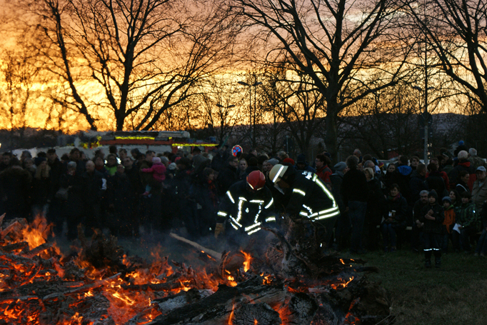 Osterfeuer Freunde Freiwillige Feuerwehr Ingelheim am Rhein